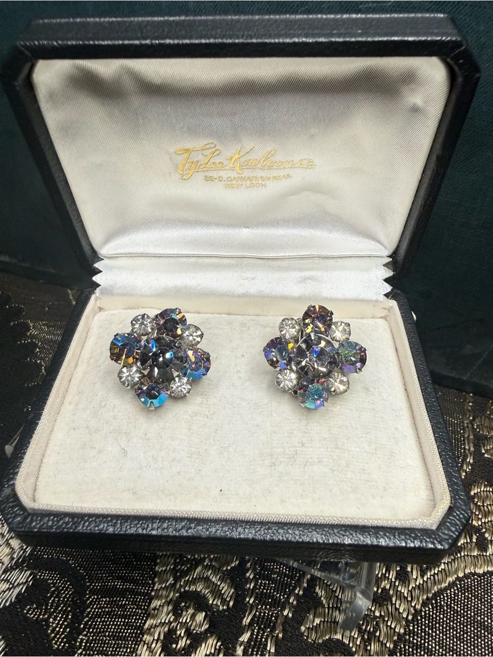 VTG Weiss Grey & Clear R.S. Aurora Borealis Clip On Earrings - Picture 4 of 7